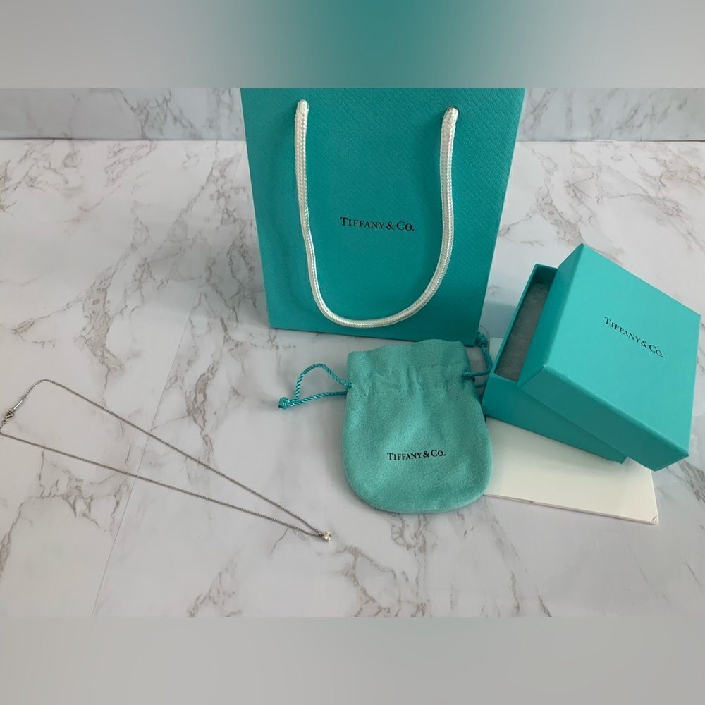 Tiffany and Co. Pendant Necklace Solitaire Diamond Platinum - Picture 10 of 10
